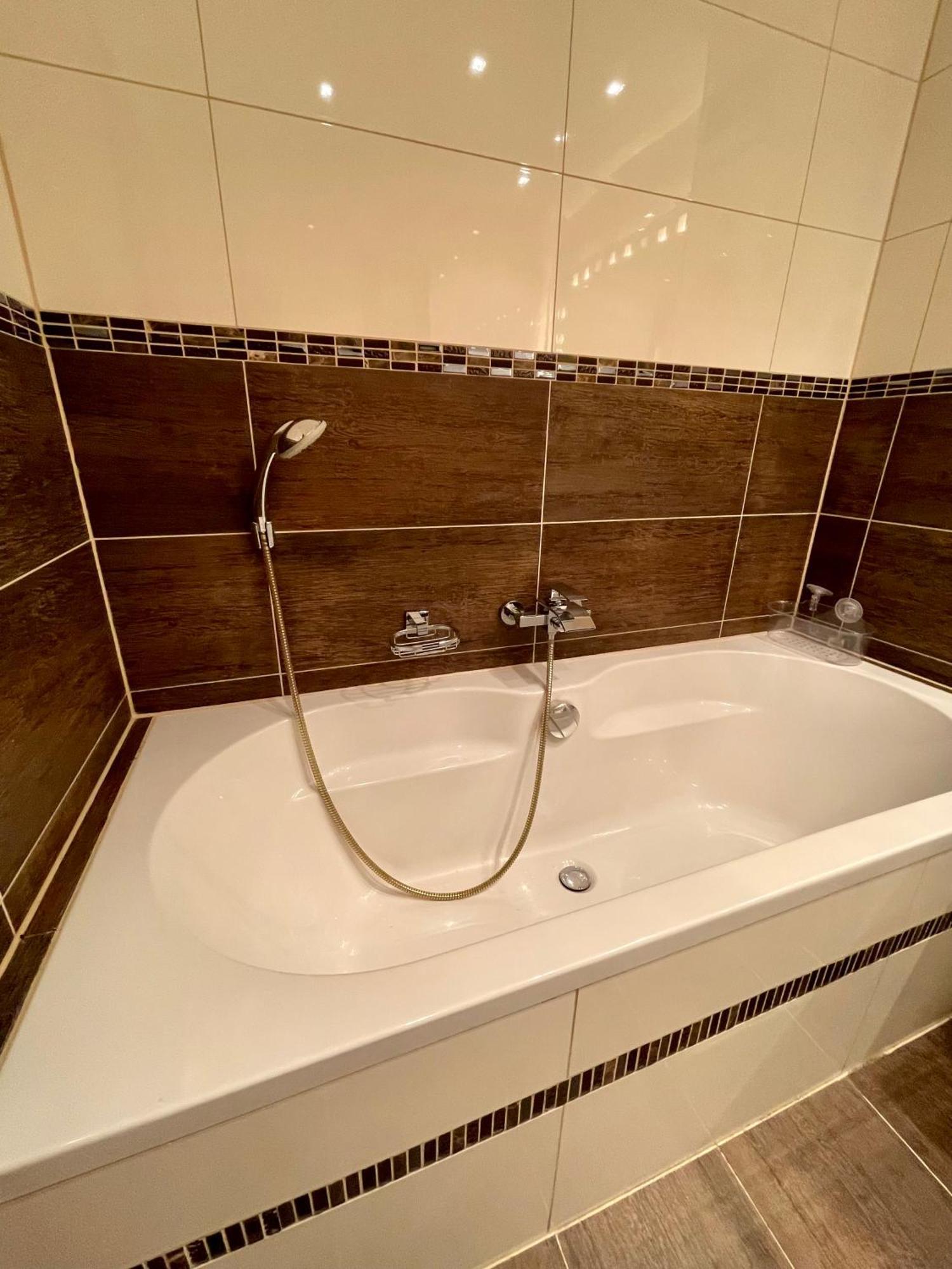 Wunderschoenes 2 Zimmer Apartment Zentrum Goldstadt Pforzheim Ngoại thất bức ảnh