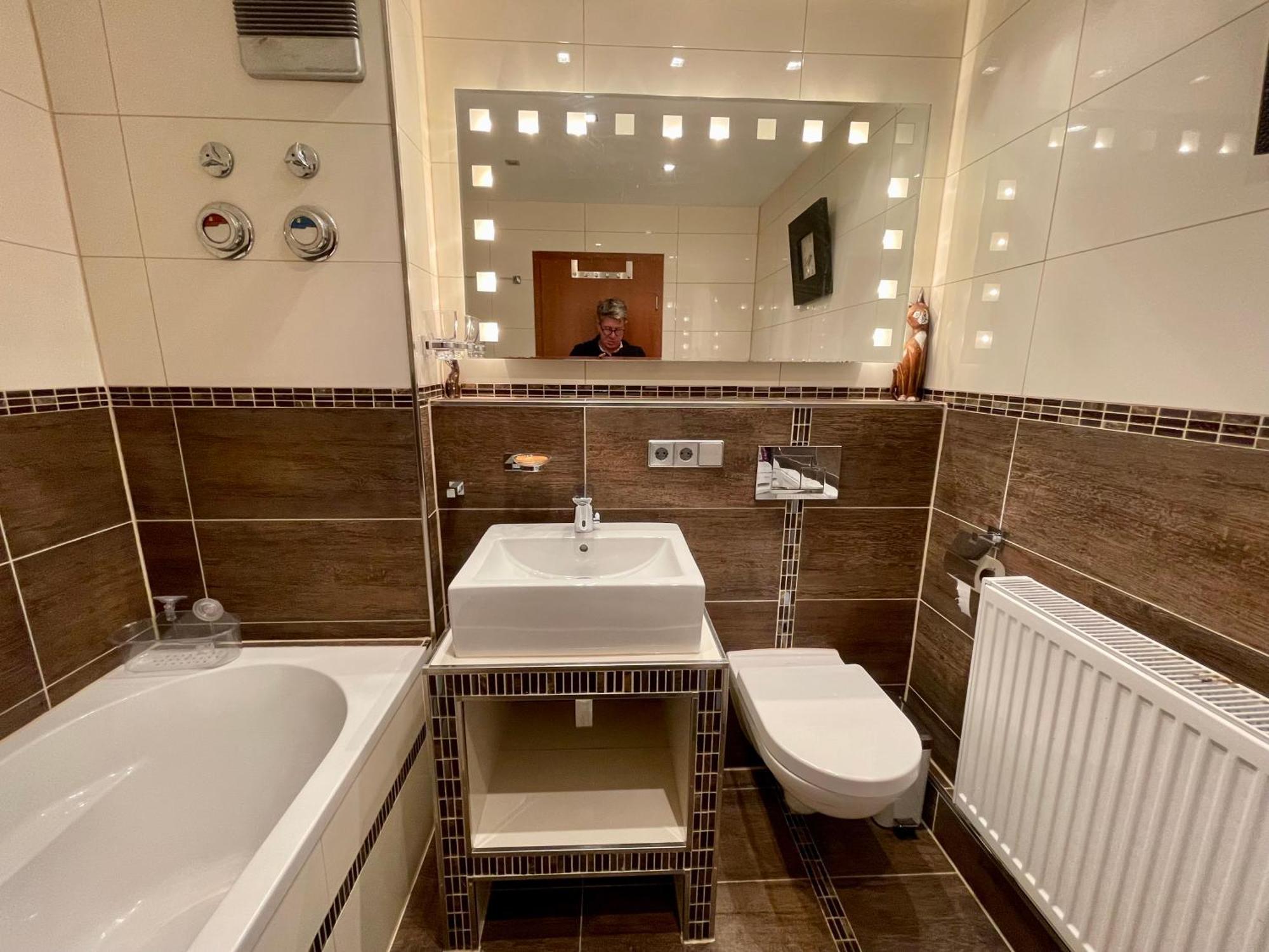 Wunderschoenes 2 Zimmer Apartment Zentrum Goldstadt Pforzheim Ngoại thất bức ảnh