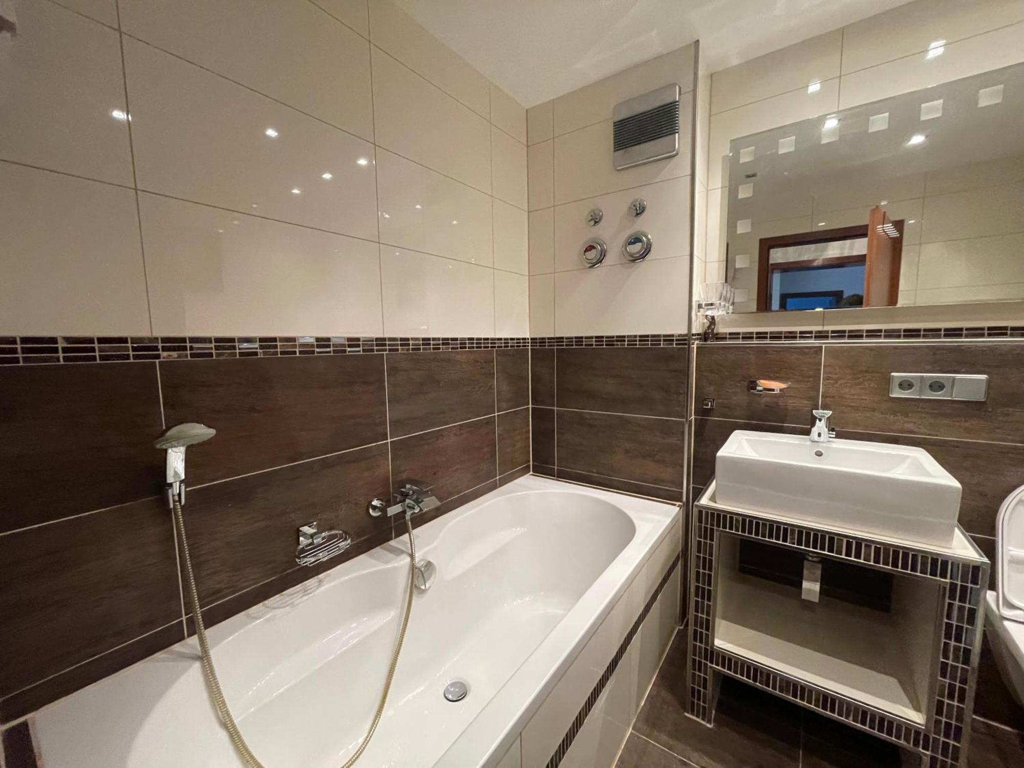 Wunderschoenes 2 Zimmer Apartment Zentrum Goldstadt Pforzheim Ngoại thất bức ảnh